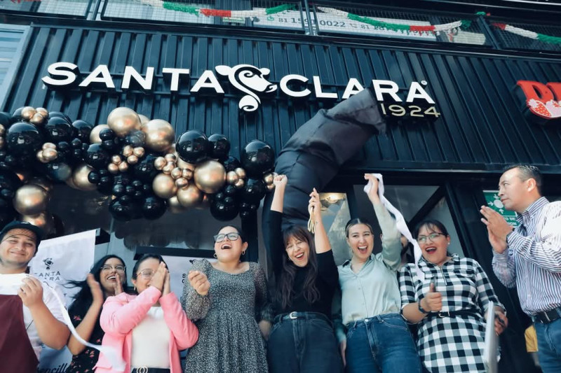 Ver aviso de uso de imágenes y contenido a pie de página.