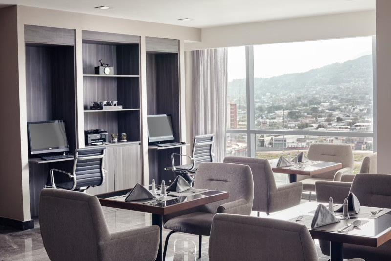 Ver aviso de uso de imágenes y contenido a pie de página.