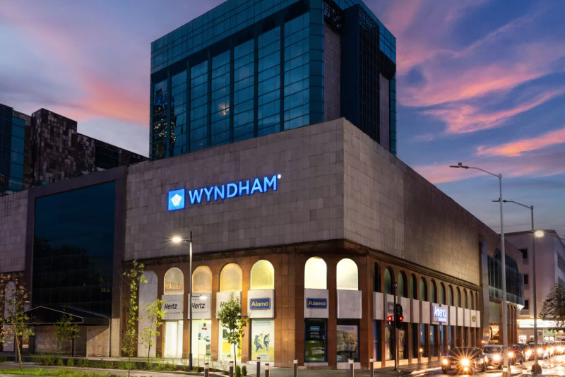 Ver aviso de uso de imágenes y contenido a pie de página.