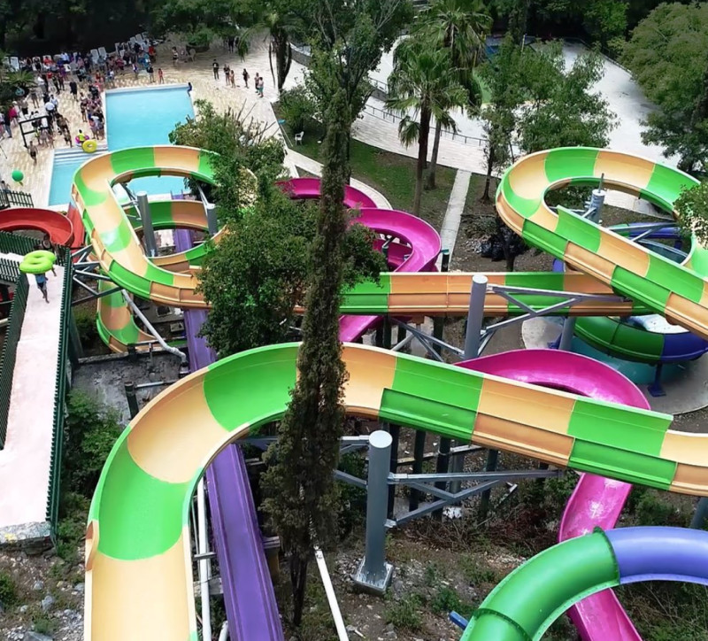 Ver aviso de uso de imágenes y contenido a pie de página.