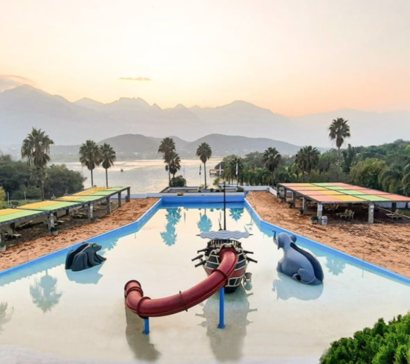 Ver aviso de uso de imágenes y contenido a pie de página.